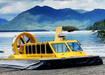 Hovercraft Eco Adventure and Wildlife Viewing Tour with Alaska Shore Tours