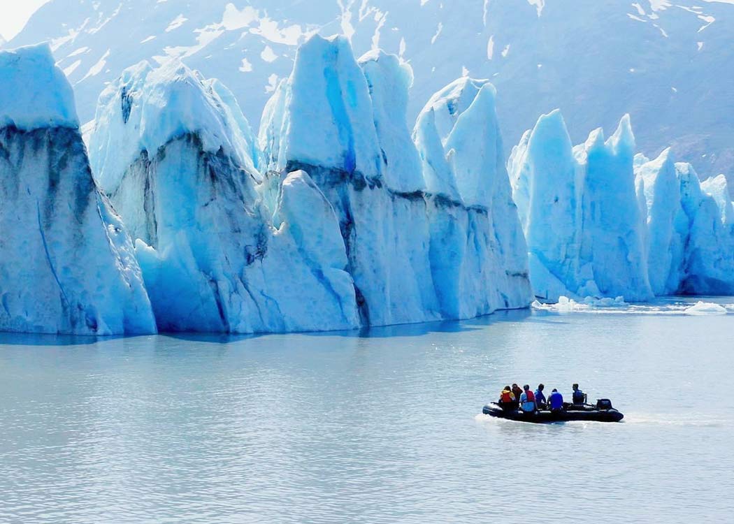 Helicopter Zodiac Iceberg Tour & Lower Glacier Landing with Alaska Shore Tours